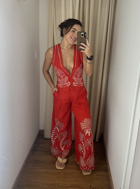 Calça Cintura Baixa Bordada Lembrança de Verão