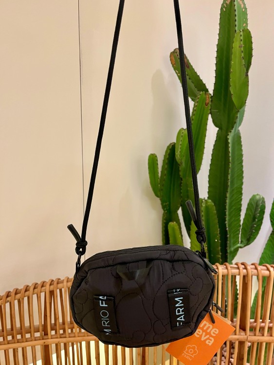 Bolsa Farm Chuchu Lisos Preta