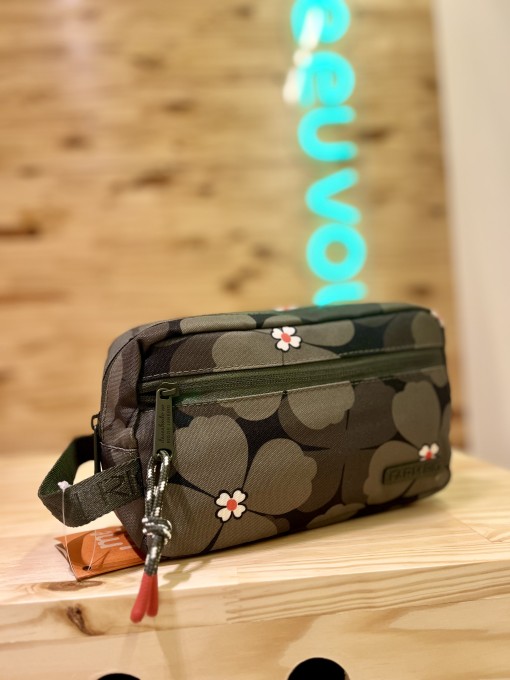 Necessaire Farm Amô Florbela