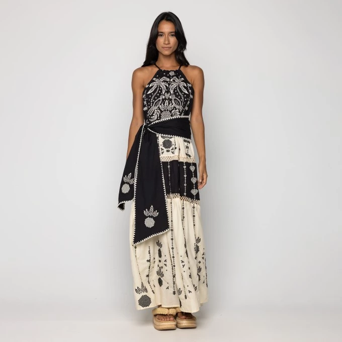 Vestido Bordado Tapete de Arara