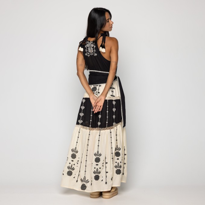 Vestido Bordado Tapete de Arara