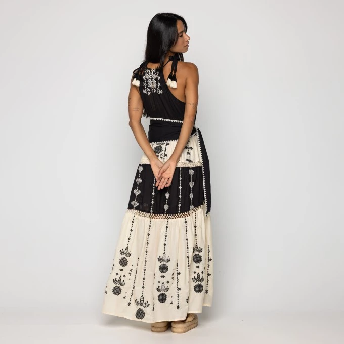 Vestido Bordado Tapete de Arara