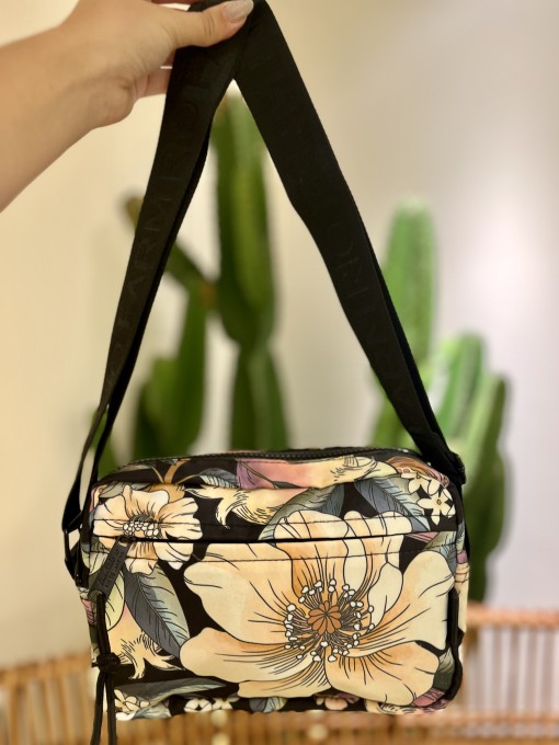 Bolsa Farm Ziriguidum Romance em Flor