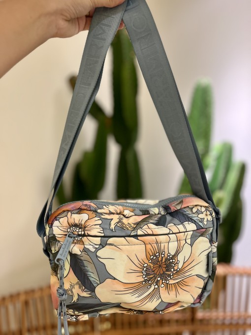 Bolsa Farm Ziriguidum Romance Em Flor