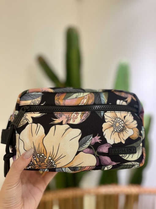 Necessaire Farm Amô Romance em Flor
