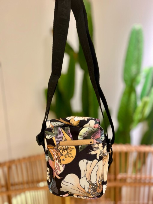 Bolsa Farm Fervo Romance em Flor Preta