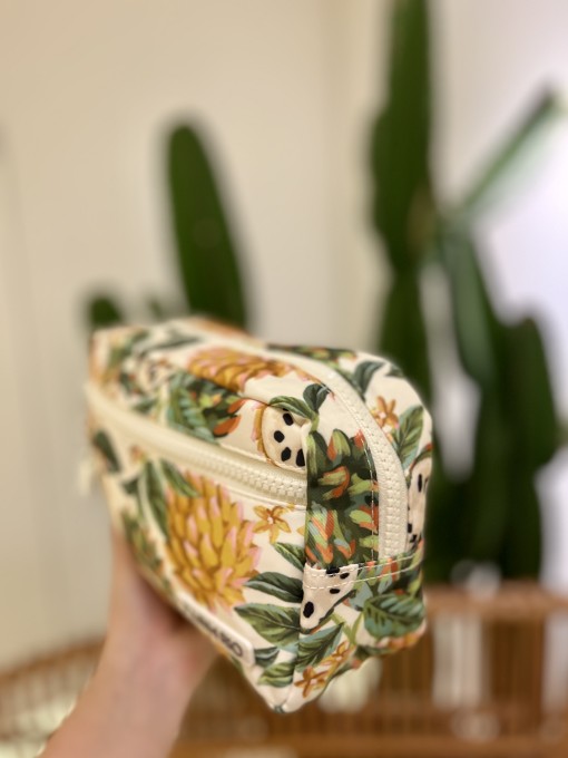 Necessaire Farm Amô Biriba Off