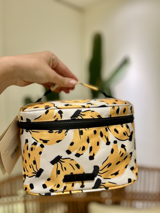 Necessaire Farm Me Leva Bossa Banana