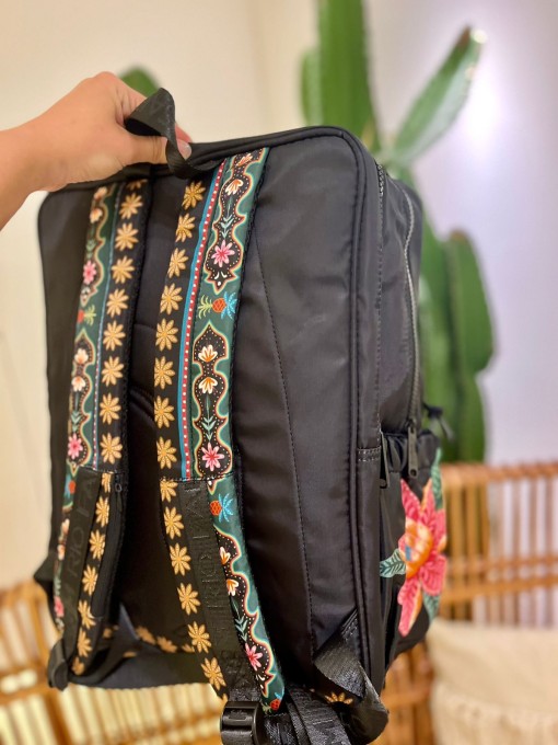Mochila Farm Ginga Samba das Araras