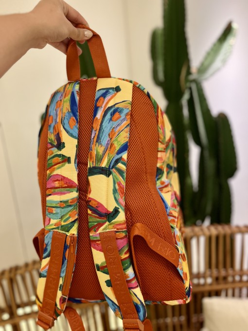 Mochila Xodó Cor de Banana amarelo