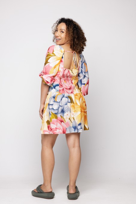 Vestido Curto Floral Rebeca Manga