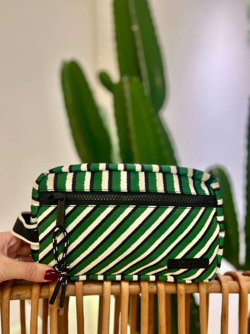 Necessaire Farm Amô Listra Urbana Verde