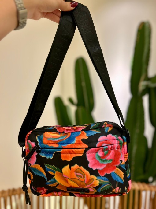 Bolsa Farm Ziriguidum Rosas Pintadas