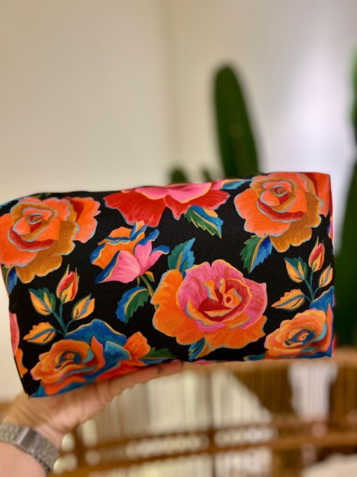 Maxi Necessaire Farm Ora Bolas G Rosas Pintadas