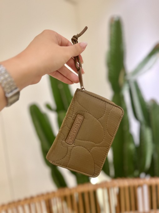 Carteira Farm Ziriguidum Puffer Marrom