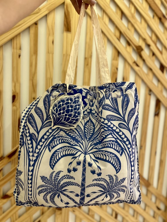 Bolsinha Farm Me Leva Coqueiro de Flor