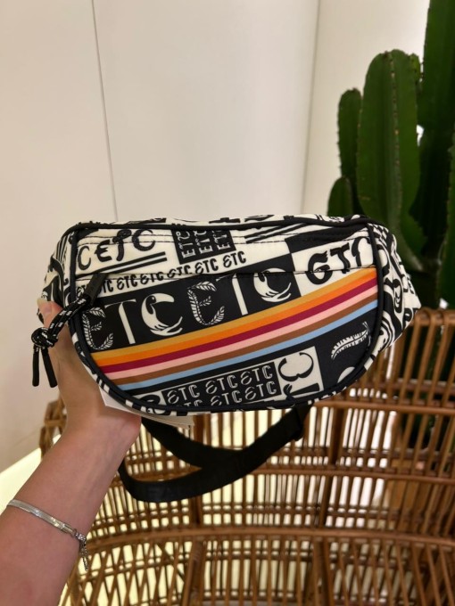 Pochete Farm Dengo Tipográfico ETC