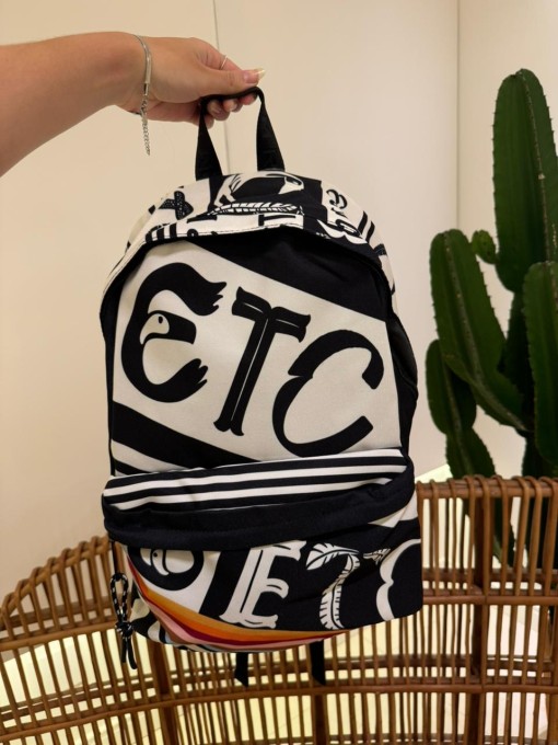 Mochila Farm Xodó Tipográfico ETC