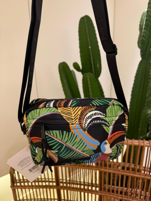 Bolsa Farm Ziriguidum Tucanos com Folhagens