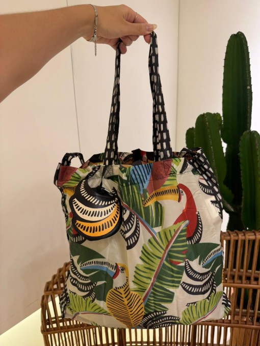 Bolsinha Farm Me Leva Tucanos com Folhagens