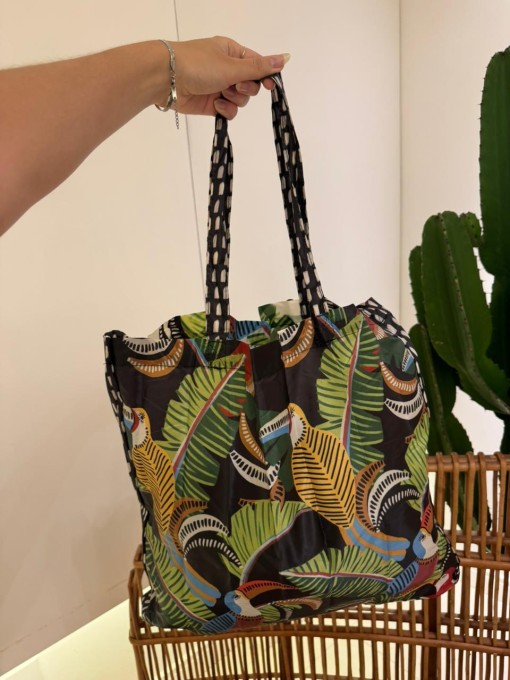 Bolsinha Farm Me Leva Tucanos com Folhagens