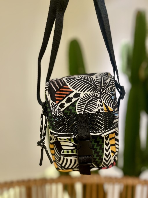 Bolsa Farm Fervo Gráfico Rolezin Tucano