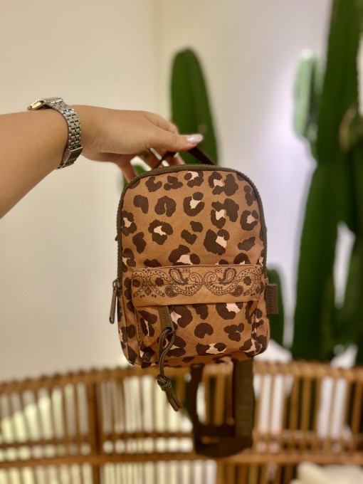 Mini Mochila Farm Borogodó Onça Bandana