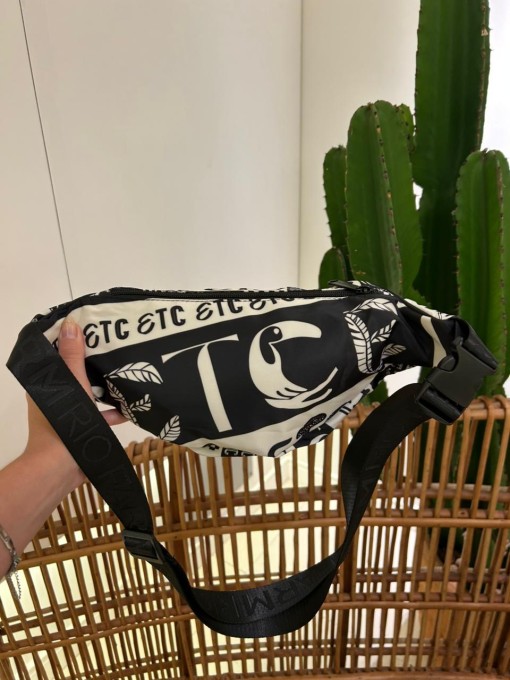 Pochete Farm Dengo Tipográfico ETC