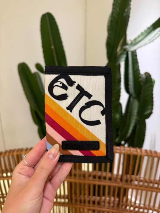 Carteira Farm Dindin Tipográfico ETC