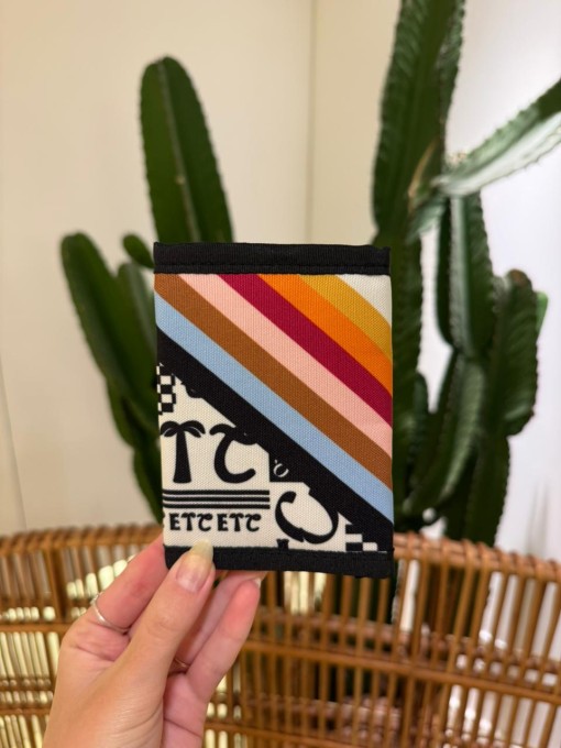 Carteira Farm Dindin Tipográfico ETC