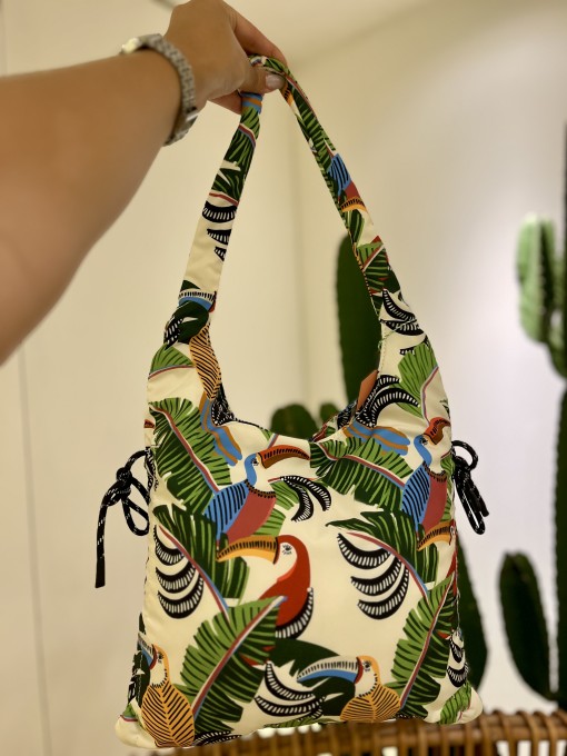 Bolsa Tropicana Tucanos e Folhagens
